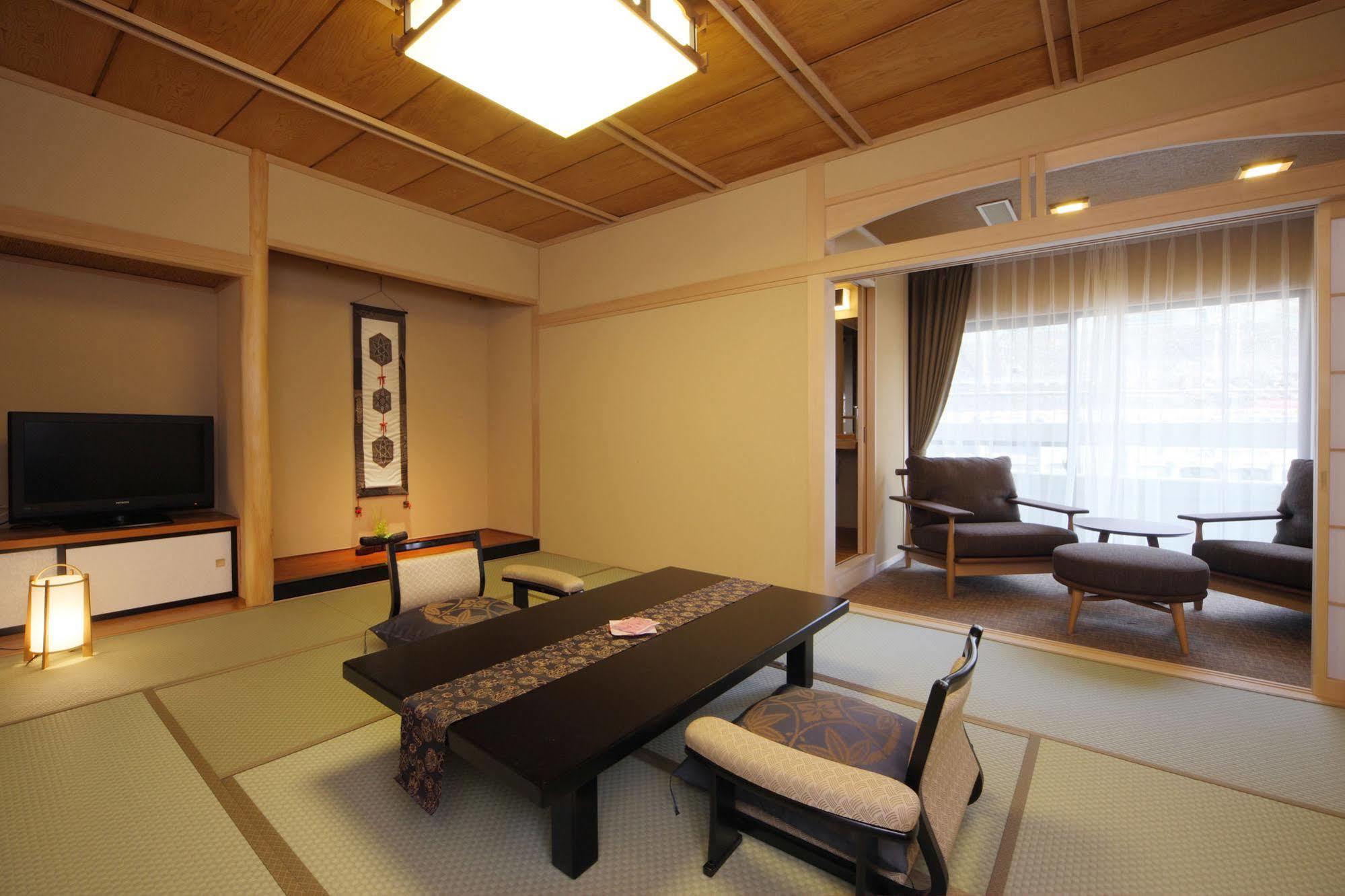Asaya Hotel Nikko Exterior foto A Japanese-style room at a hotel in Japan